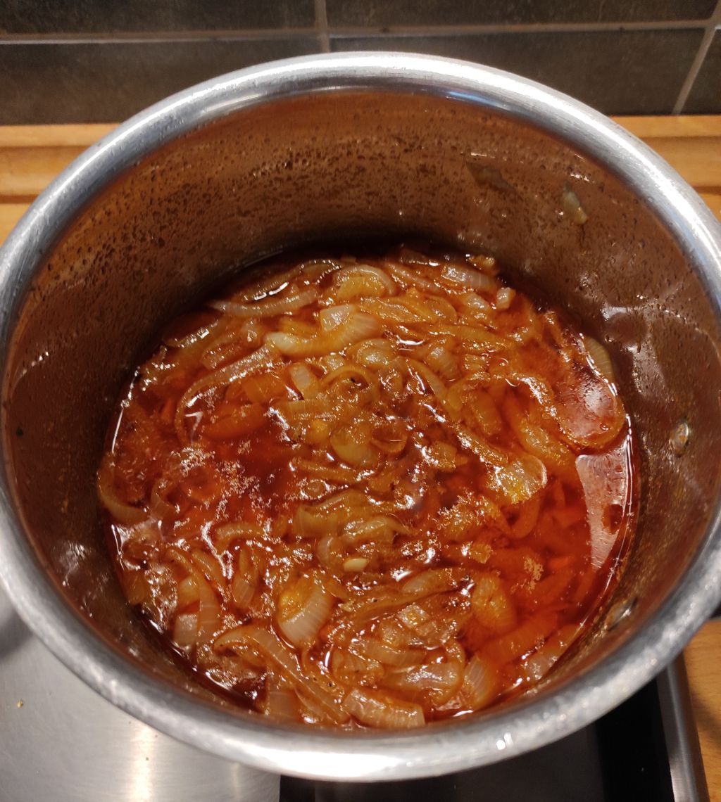 Kész a finom sült hagyma